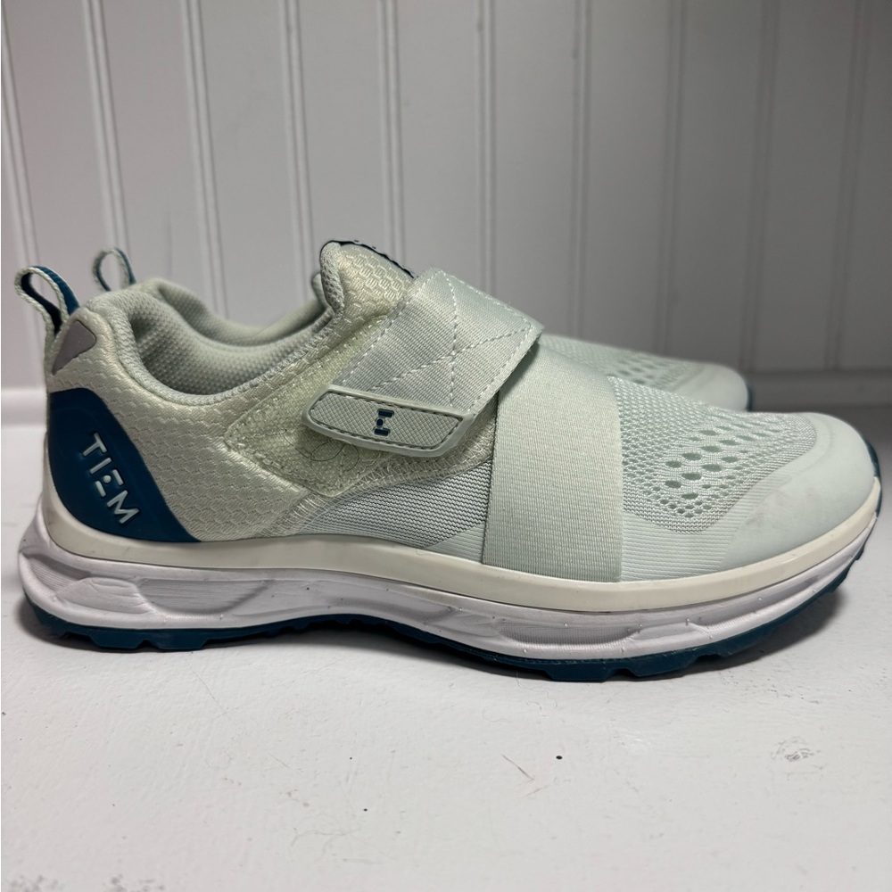 Like New Tiem shoes with Delta Clips